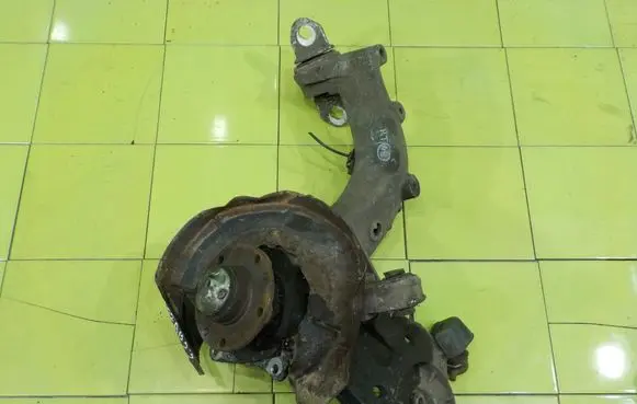 Alfa Romeo Giulietta Front wheel hub spindle knuckle 12AB53