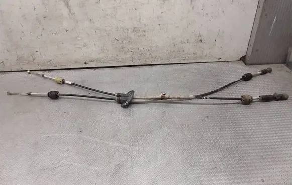 Volvo V50 Gear shift cable linkage 8653913
