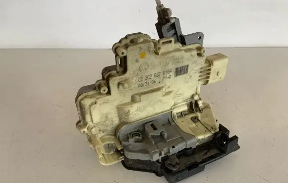 Audi Q7 4L Front door lock 3C2837016A