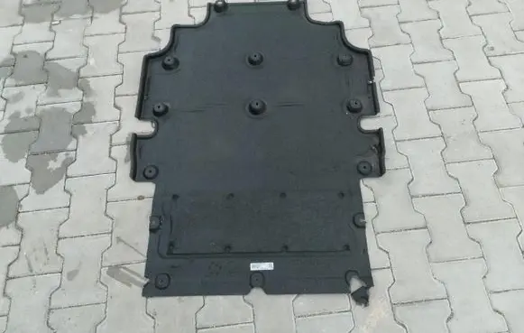 Engine splash shield/under tray