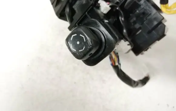 Lexus GS 300 350 430 450H Steering wheel adjustment switch 