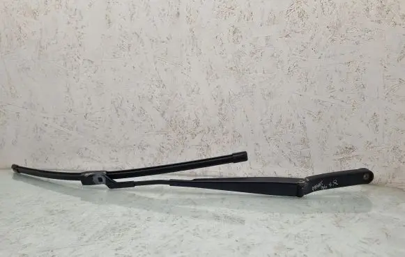 Volkswagen PASSAT B6 Front wiper blade arm 3C1955409C
