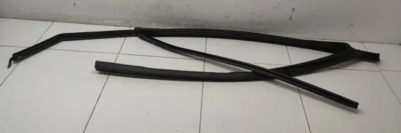 Renault Captur Rubber seal front door (on door) 803309796