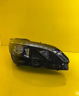 Peugeot 3008 II Headlight/headlamp 9826572680