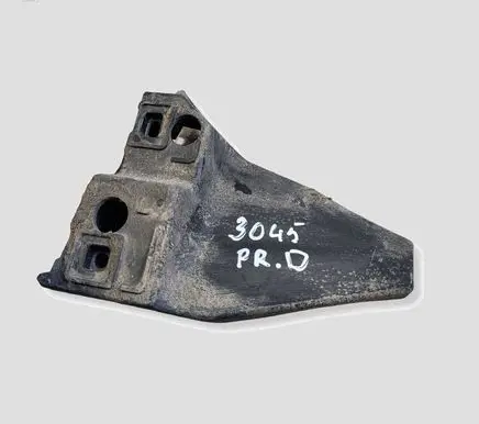 Volvo C70 Front bumper mounting bracket 08620373