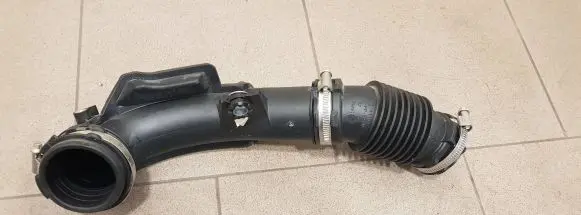 Dacia Sandero III Air intake duct part 165750995R 111393PS