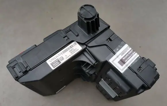 Volvo XC90 Fuse module 28191071 31282455 CEMH