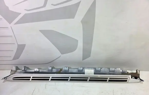 BMW X7 G07 Sill/side skirt trim 