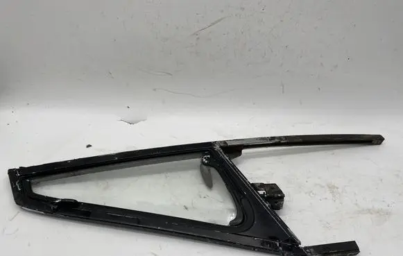 Porsche 911 Front vent window/glass (coupe) 