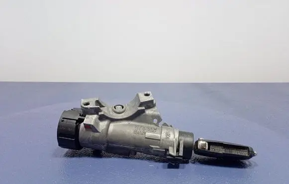 Seat Ibiza IV (6J,6P) Ignition lock 6R0905851D