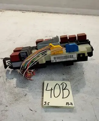 Renault Clio II Fuse box set 8200065854