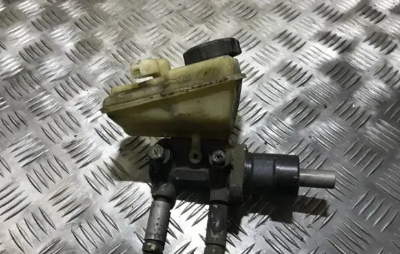 Ford Mondeo MK I Master brake cylinder 03212545003 03.2125-4500.3