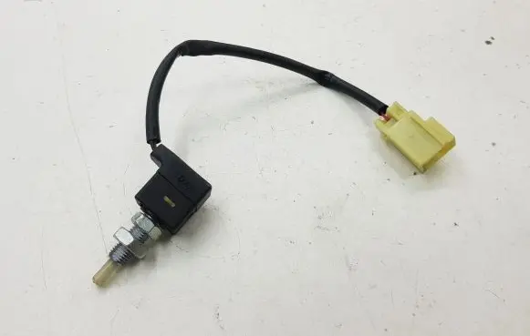 KIA Carens II Clutch pedal sensor 