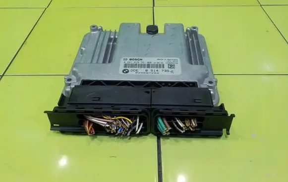 BMW 1 F20 F21 Engine control unit/module 8514735 15AB8 0281018361