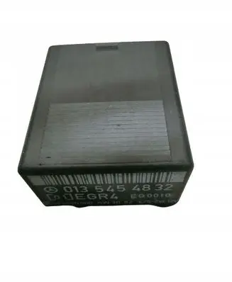 Mercedes-Benz Vito Viano W638 Charging relay A0135454832