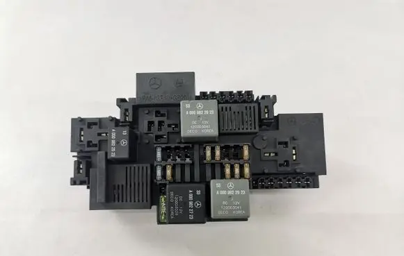 Mercedes-Benz C W205 Fuse box set A2229063701