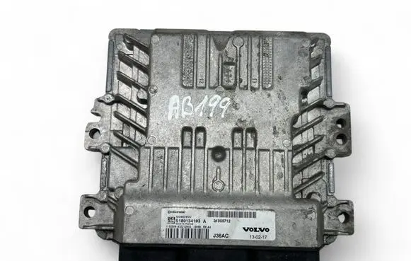 Volvo V70 Engine control unit/module ECU 31355712 S180134103A