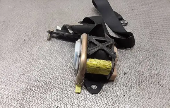 Toyota Avensis T250 Front seatbelt 7322005050