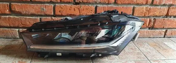 Skoda Superb B9 Headlight/headlamp 3P1941015