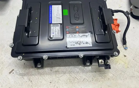 KIA Stonic Hybrid / electric car battery 375M0H8100 100RES020057 D5V05