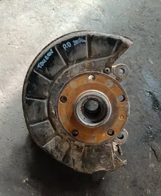Volkswagen Touran II Front wheel hub