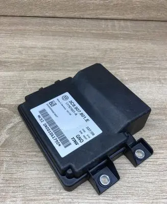 Volkswagen PASSAT B6 Hand brake control module 3C8907801E 17767601A