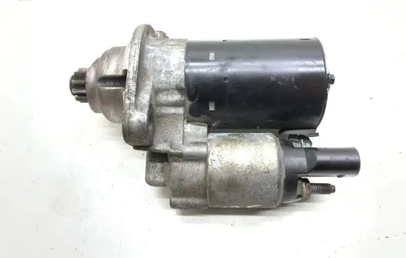 Volkswagen Scirocco Starter motor 005831 005831329
