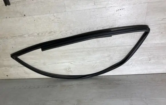 Front door glass trim molding