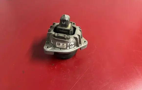 BMW 6 F06 Gran coupe Engine mount bracket 6851263 22116851263