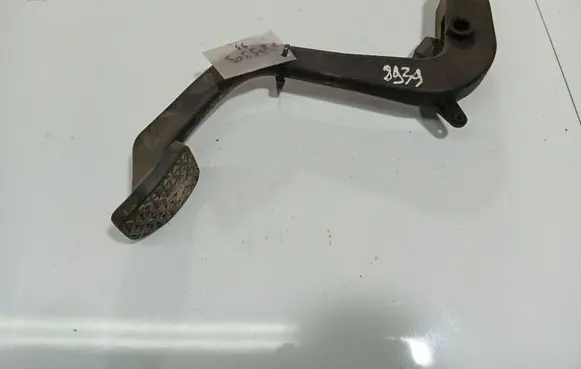 BMW 3 E46 Clutch pedal 