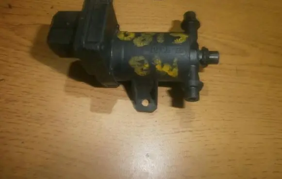 Mercedes-Benz C W202 Turbo solenoid valve A2028000178