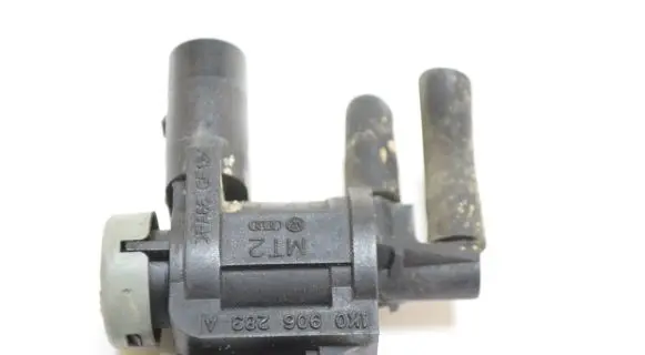 Audi A4 S4 B8 8K Turbo solenoid valve 1K0906283