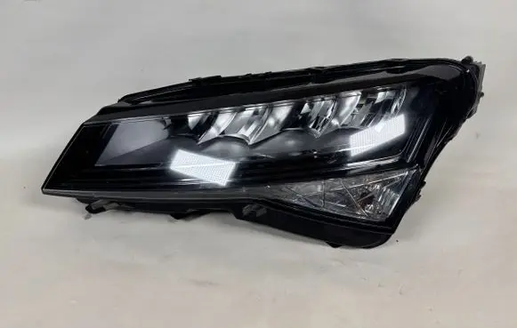 Skoda Superb B8 (3V) Headlight/headlamp