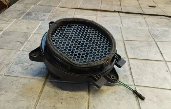 Chrysler Pacifica Rear door speaker 04685967AD