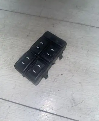 Ford Mondeo Mk III Electric window control switch 3S7T14A132BA 03163453