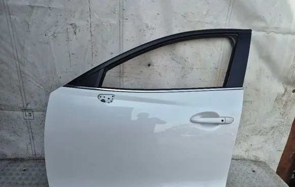 Mazda 3 III Front door B45A59010 S5267