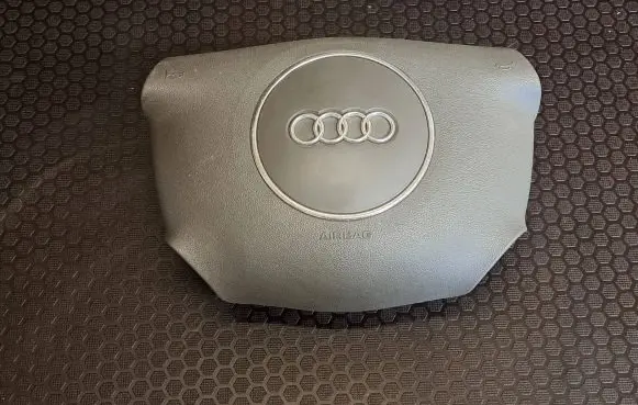 Audi A8 S8 D2 4D Steering wheel airbag 8E0880201L