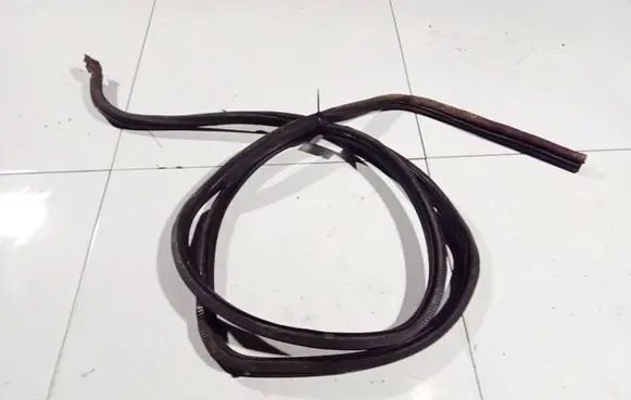 Volkswagen Transporter - Caravelle T4 Rubber seal front coupe door 