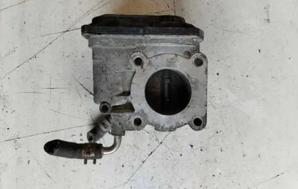 Audi A4 S4 B6 8E 8H Throttle valve 06B133062P
