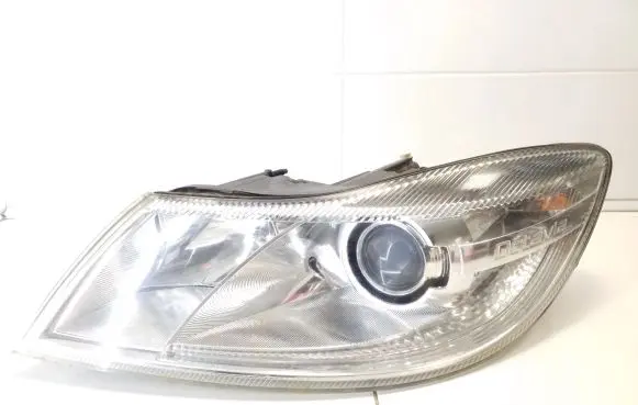 Skoda Octavia Mk2 (1Z) Headlight/headlamp 5DV00961000 7L6941329B 1Z1941015G