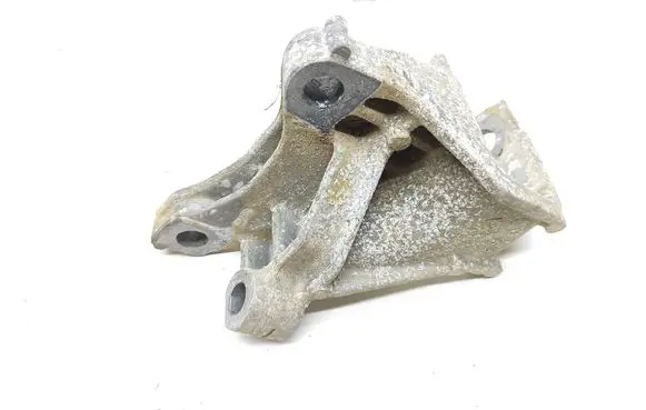 Engine mount bracket