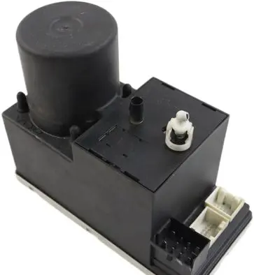 Audi A3 S3 8L Central locking vacuum pump 8D0862257C