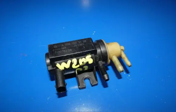Mercedes-Benz C W205 Turbo solenoid valve A0091533128 70078208 15T197
