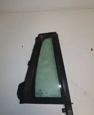 Ford Mondeo Mk III Rear vent window glass 