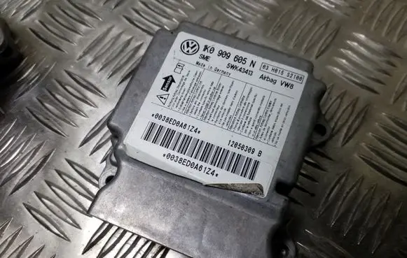 Volkswagen Golf Plus Airbag control unit/module 1K0909605N