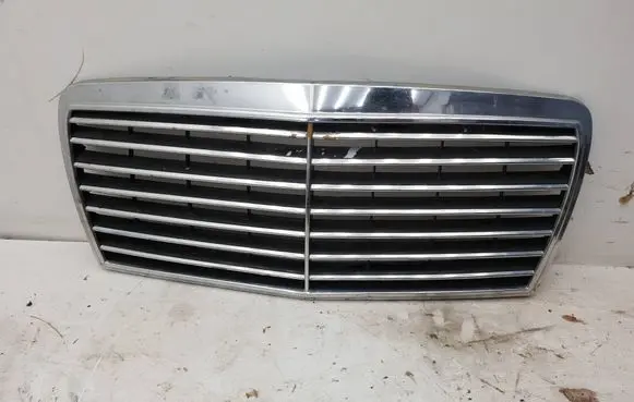 Mercedes-Benz E W124 Bonnet/hood grill