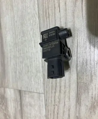 Renault Clio V Airbag deployment crash/impact sensor 988305FLOA