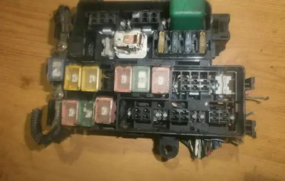 Mazda 626 Fuse box set