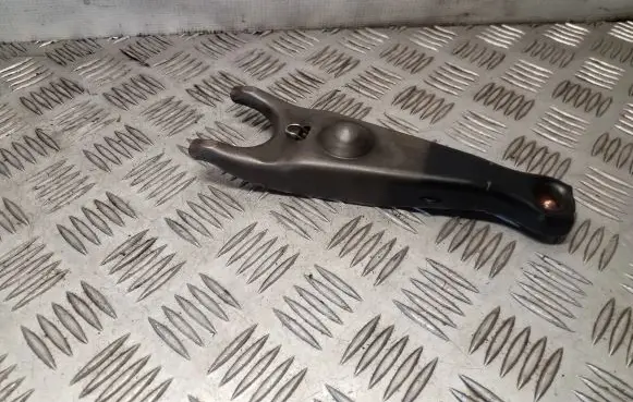 Honda FR-V Clutch release arm fork 