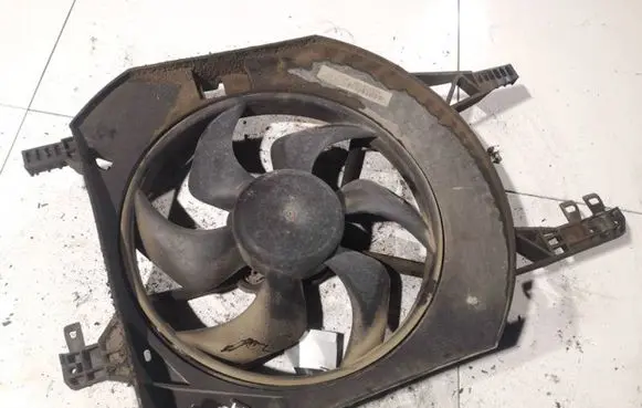 Renault Trafic II (X83) Radiator cooling fan shroud 1831248